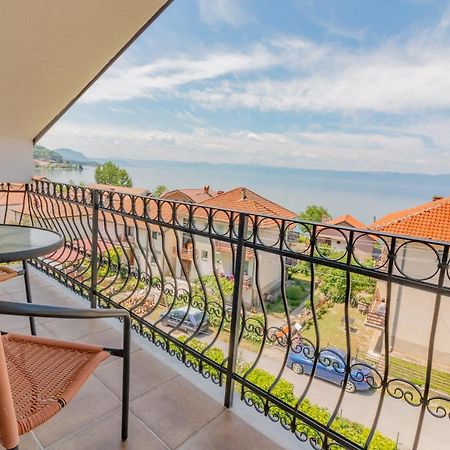 Et Larum Peštani Extérieur photo