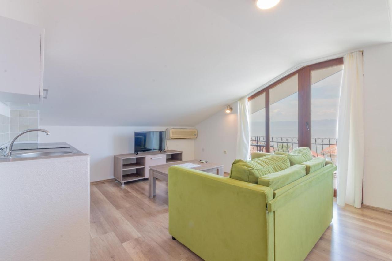 Et Larum Peštani Extérieur photo