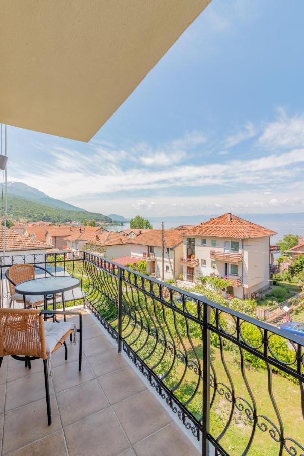 Et Larum Peštani Extérieur photo