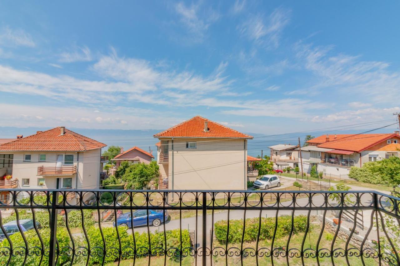 Et Larum Peštani Extérieur photo