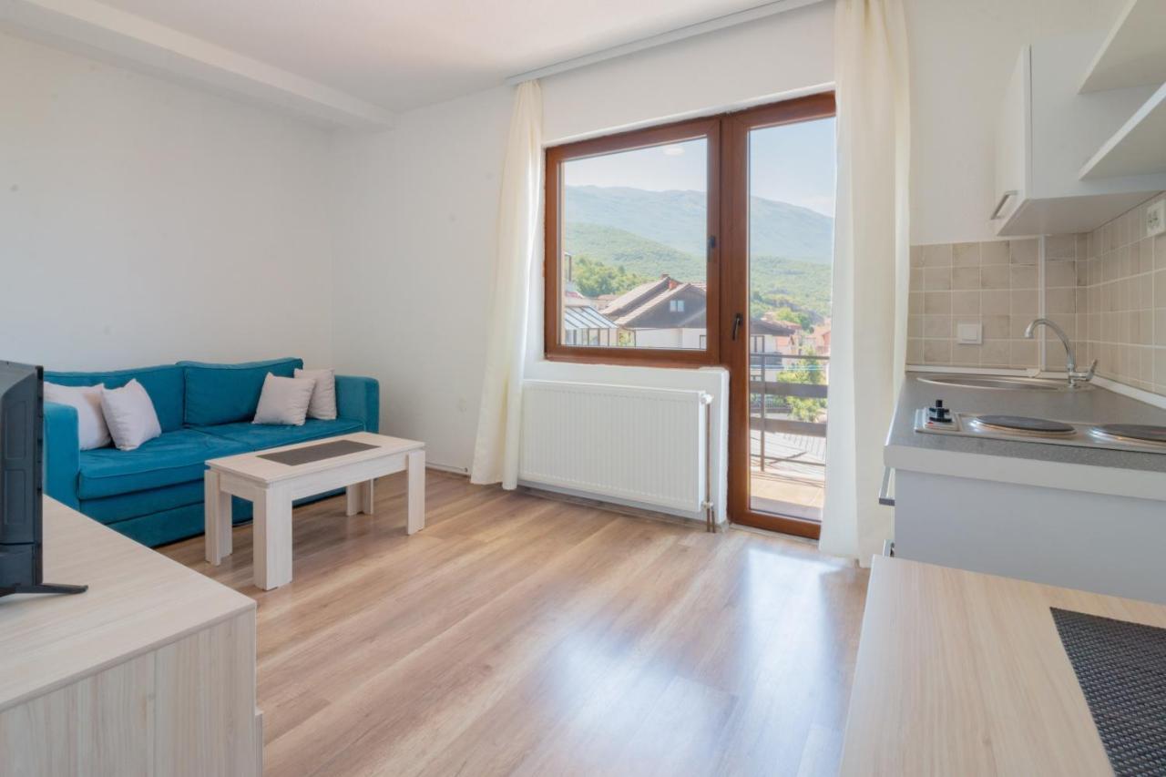 Et Larum Peštani Extérieur photo